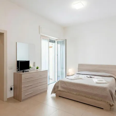 Ondina * Viareggio